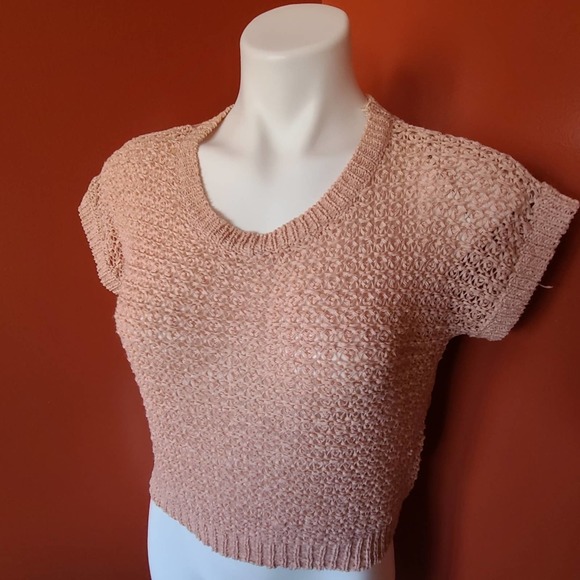Forever 21 Blush Short Sleeve Top Size Small - Picture 2 of 5